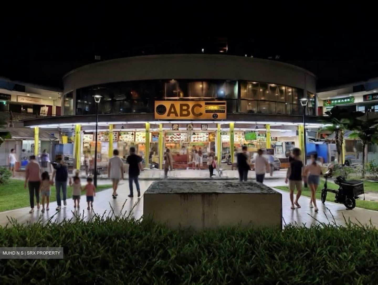 Elias Mall (D18), Retail #560992061